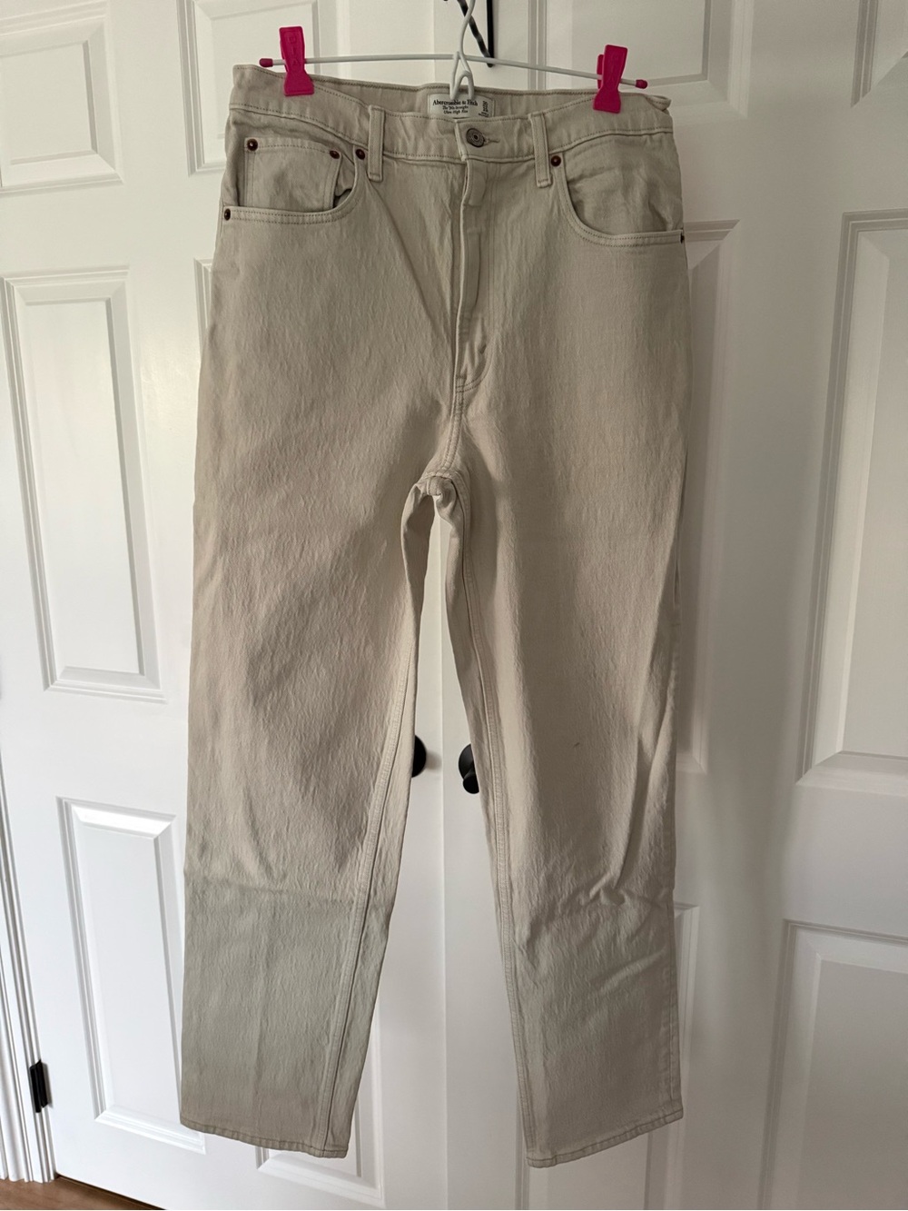 A&F Women’s Beige Straight-Leg Jeans